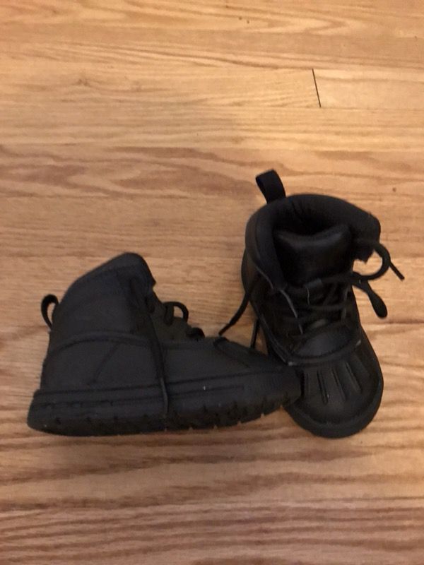 Children’s 6c Nike acg boots - great condition