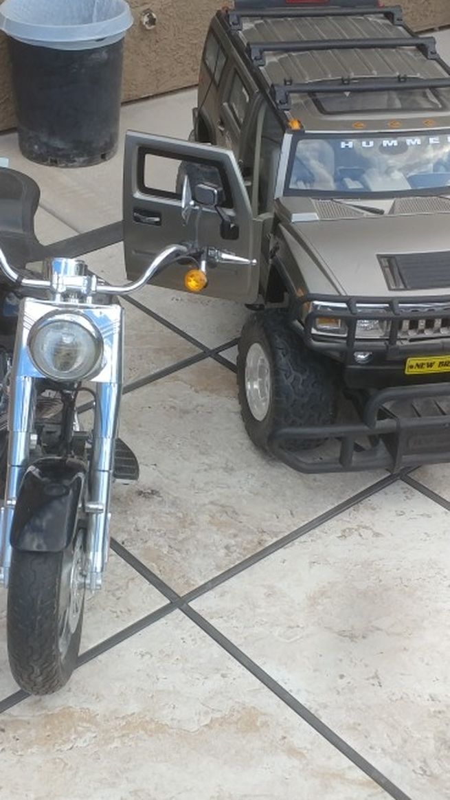 Model Harley and H3 Hummer