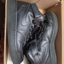 Size 5.5y Nike Air Force