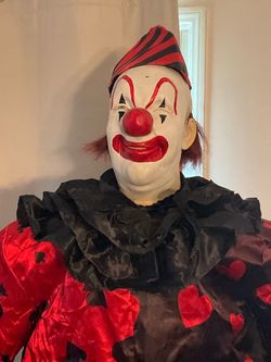 Henry Hustle Animated Clown Halloween Prop JUMP SCARE