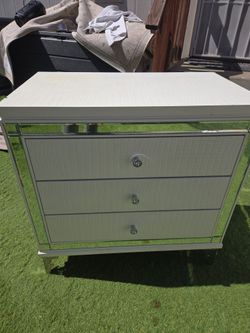 Two white night stands