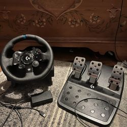 Used Logitech G923 Racing Wheel + Pedals Set