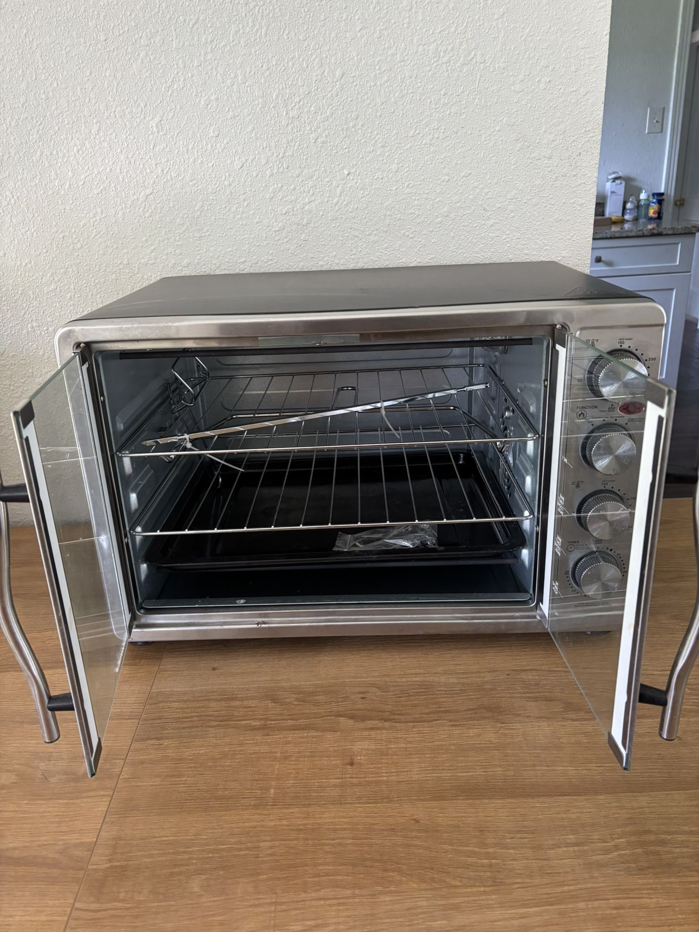 Elite Gourmet ETO 4510M New Double Door Oven with Rotisserie and