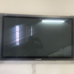 34” Panasonic TV