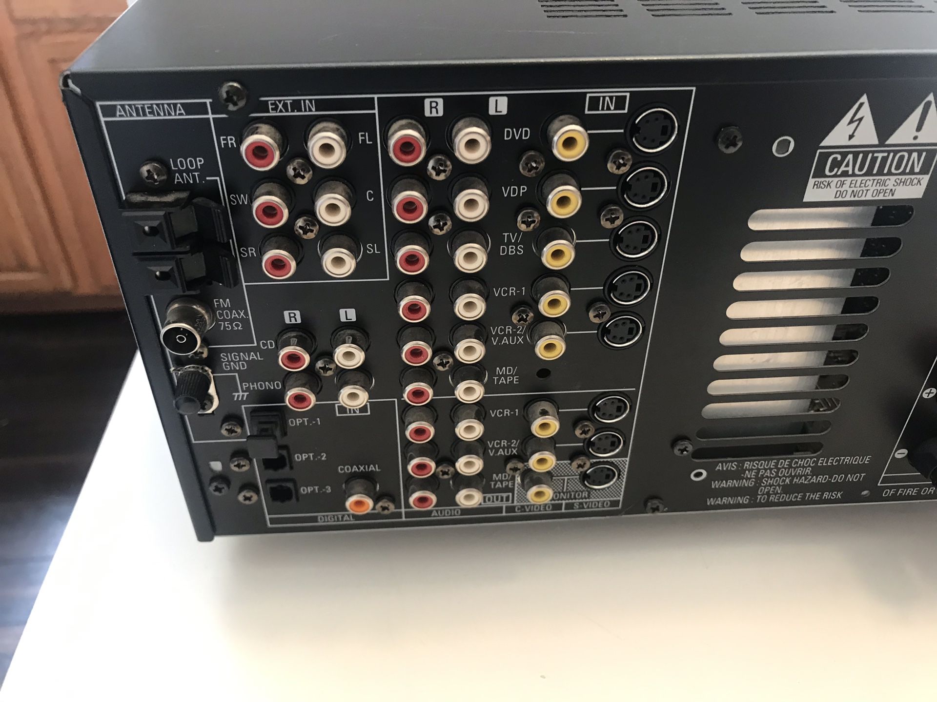 Denon AVR2800 Surround Sound Receiver. This receiver is fully
