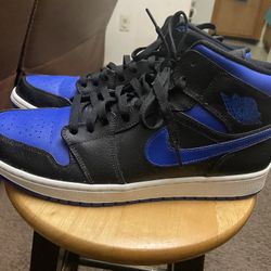 Size 12 - Jordan 1 Mid Black Hyper Royal 2020 pre-owned WITH BOX