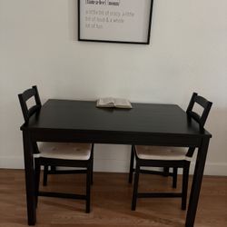 Dinning Table 