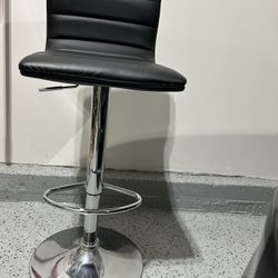 4ct Black Bar Stools