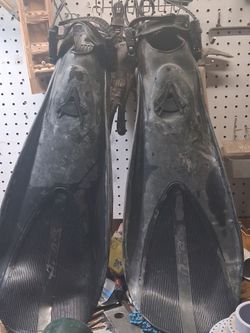 Snorkeling fins