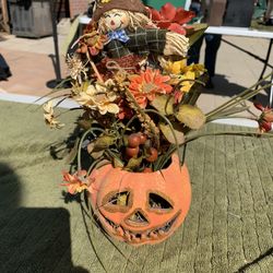 PUMPKIN CENTERPIECE