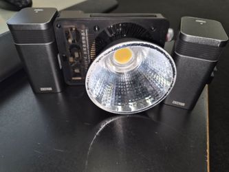 ZHIYUN MOLUS X100 | 100W Professional Portable LED Video Light