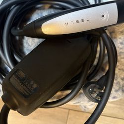 Tesla Mobile Connector