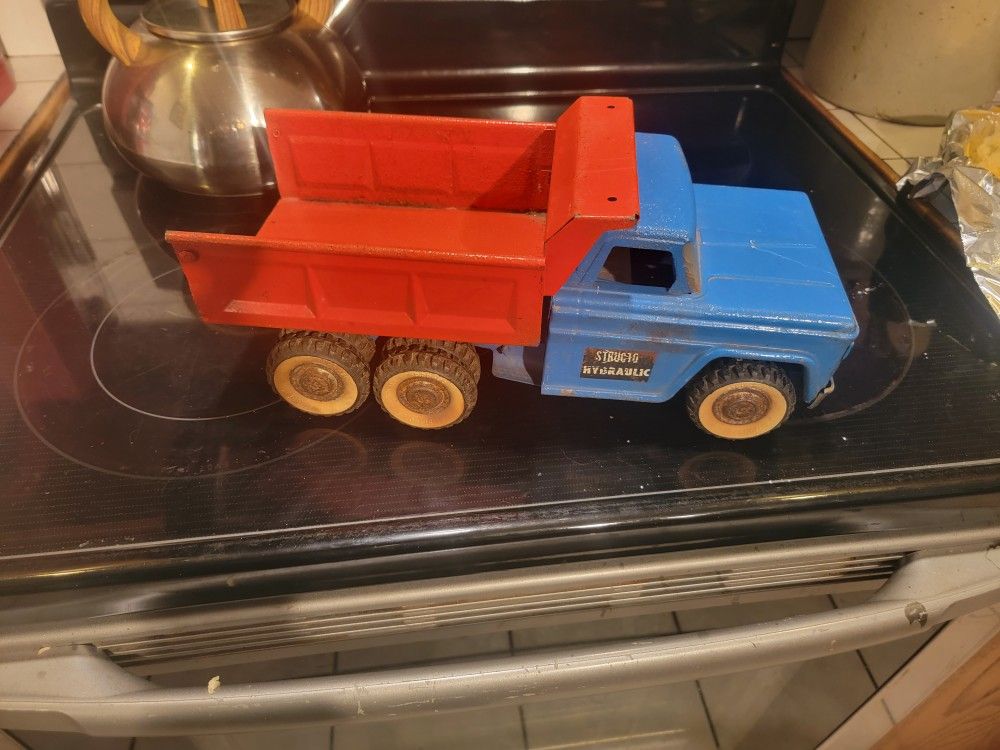 Structo Hydraulic Dump Truck