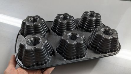 Mini Bundt Pan - 6 Cavity Cast Aluminum