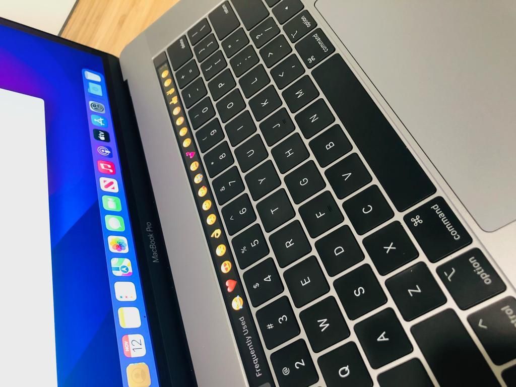 MacBook Pro 15” Laptop Apple Space Grey Intel Core i7/16GB RAM