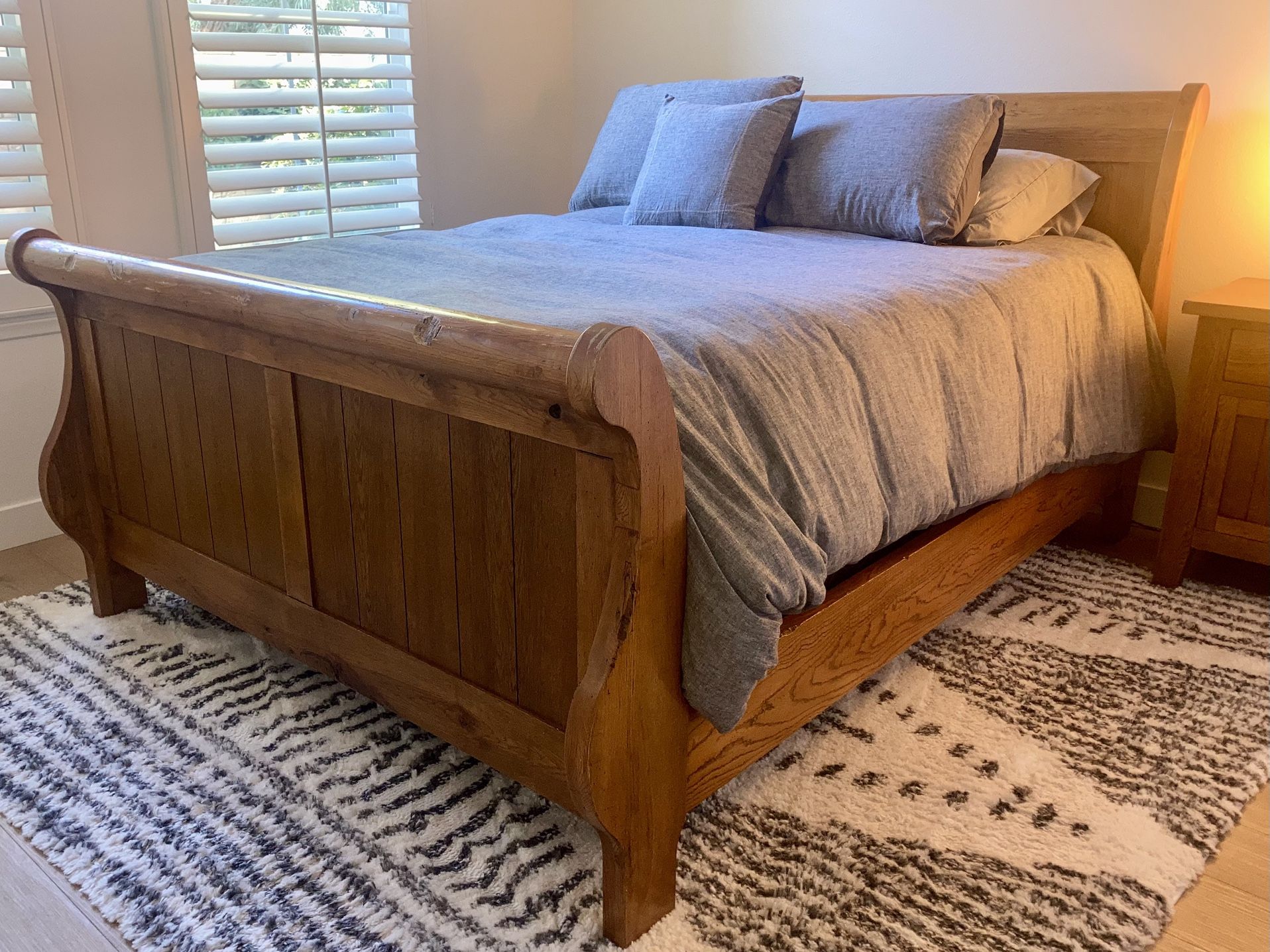 Queen Solid Oak Sleigh Bed Frame