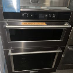 Manager´s Special …New KichenAid 30 In Electric Convection Wall Oven  With Built-In Microwave And Powered Attachements In PRINTSHIELD Black Stainless 