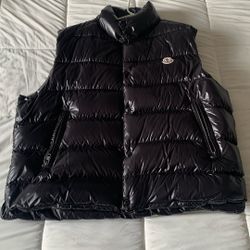 Moncler Vest Men’s Size 7