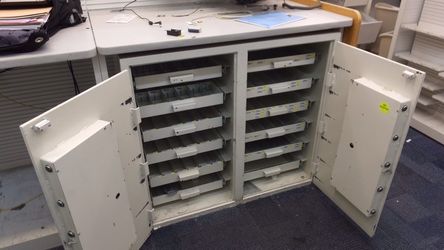 Pharmacy safe 2 door