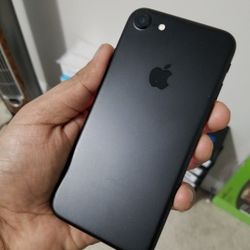 iPhone 7, Factorý  Únlocked.. Excellent Condition..
