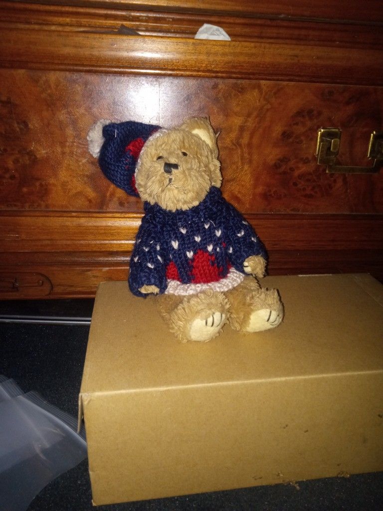 Vintage Hug,Fun Intl Teddy Bear