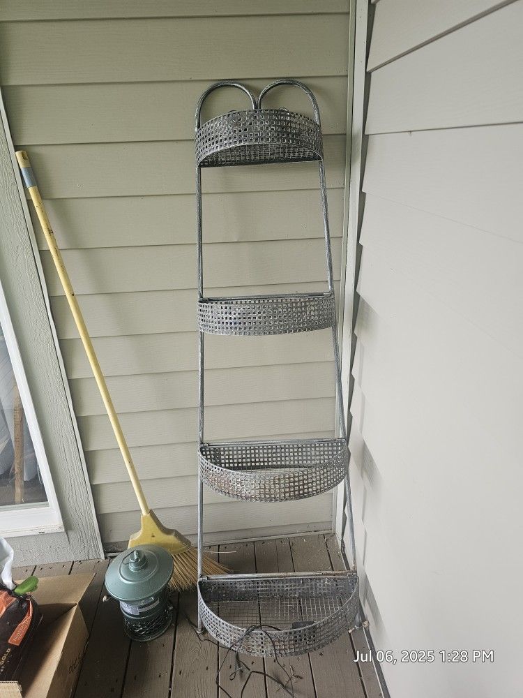 4 Teir Metal Plant Stand