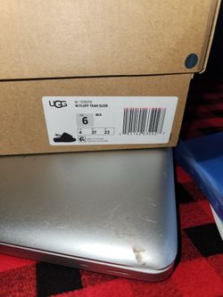 UGG FLUFFY SLIDES BLACK