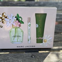 Marc jacob Daisy wild set 3.4oz edp