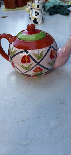 Tea pot