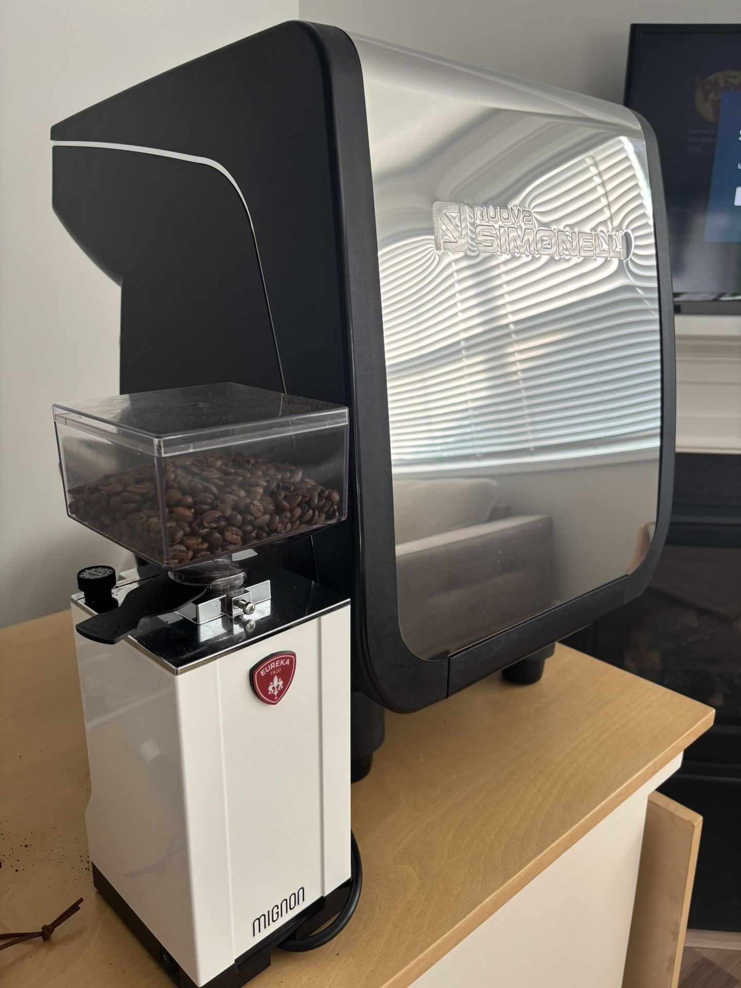 Nuova Simonelli APPIA life Volumetric Grinder Bundle