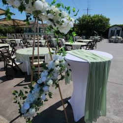 12 Manteles Redondo 120 Ivory De Satin MUY Elegantes Nuevos 