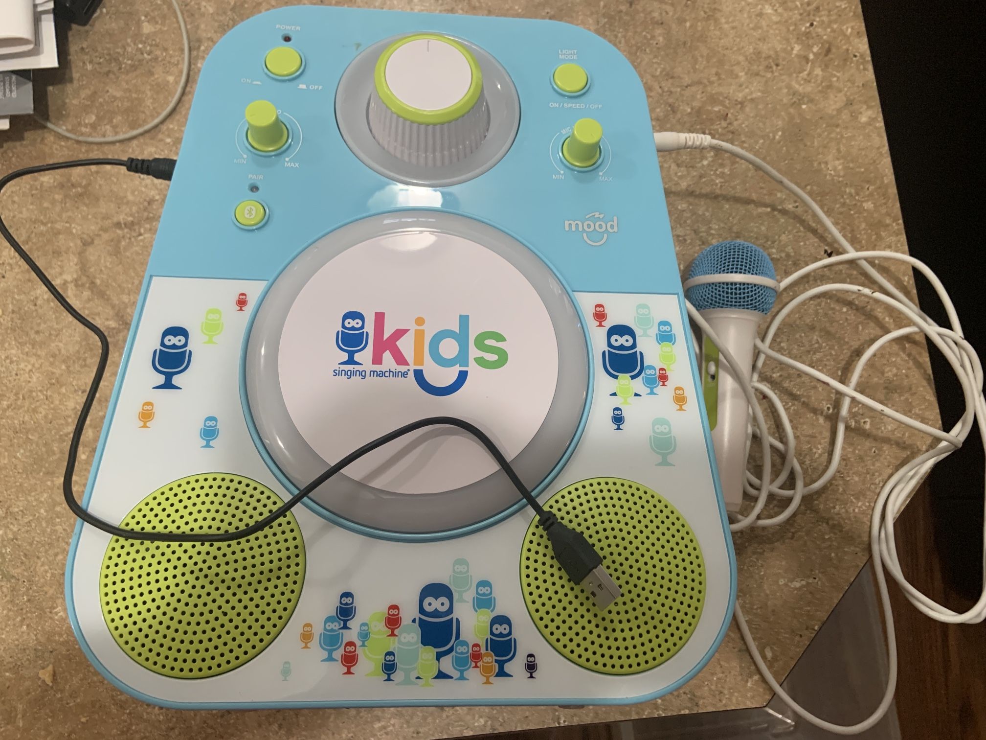 Kids singing Machine