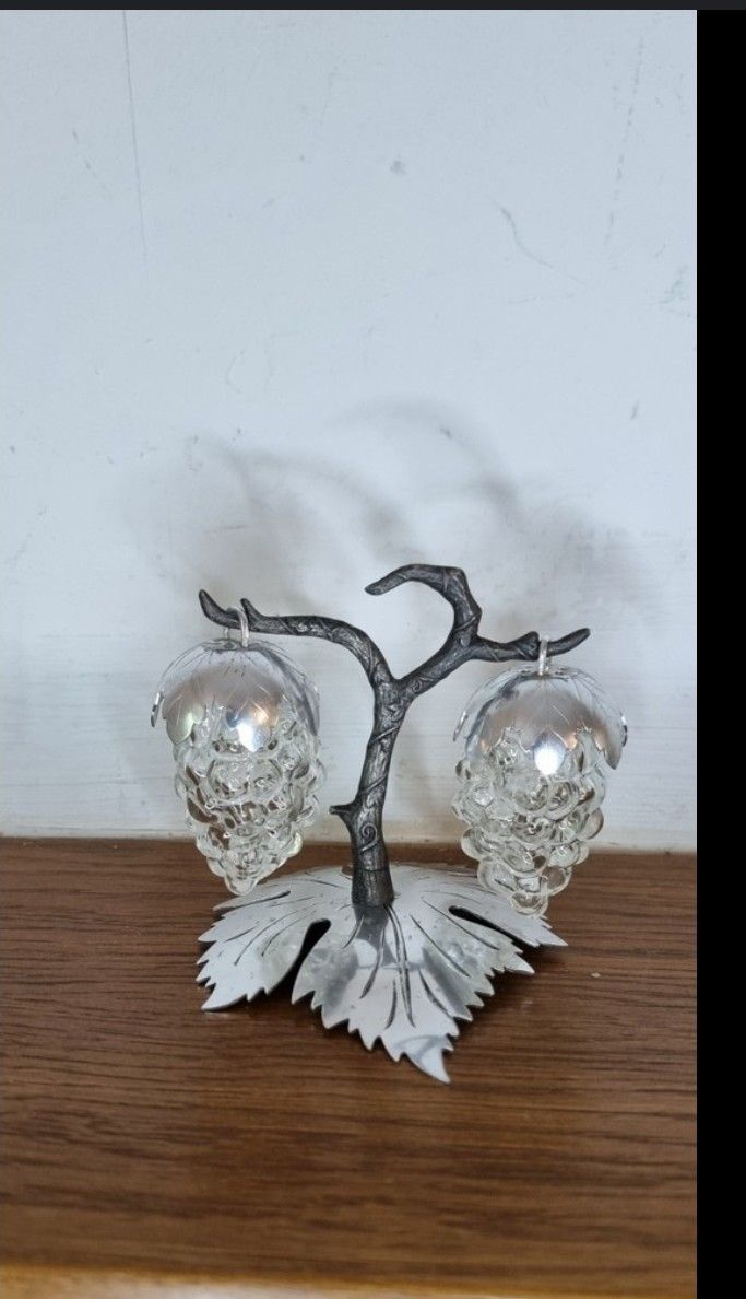 Vintage clear glass grapes on a vine salt and pepper shakers made in Japan circa 1970 Silver Plated Stand