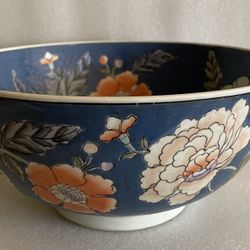 Chinese porcelain large bowl