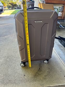 Samsonite Carry On Suitcase