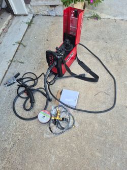 Lincoln WELD-PAK 90i MIG and Flux-Cored Wire Feeder Welder with Gas Regulator