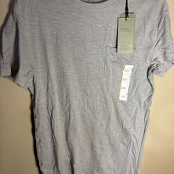 Size Small Men’s Shirt