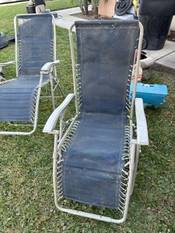 Folding Chairs 