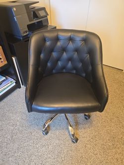 Black Tufted Office Chair