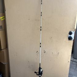 6 Foot Penn Fishing Pole With New Shakespeare Reel