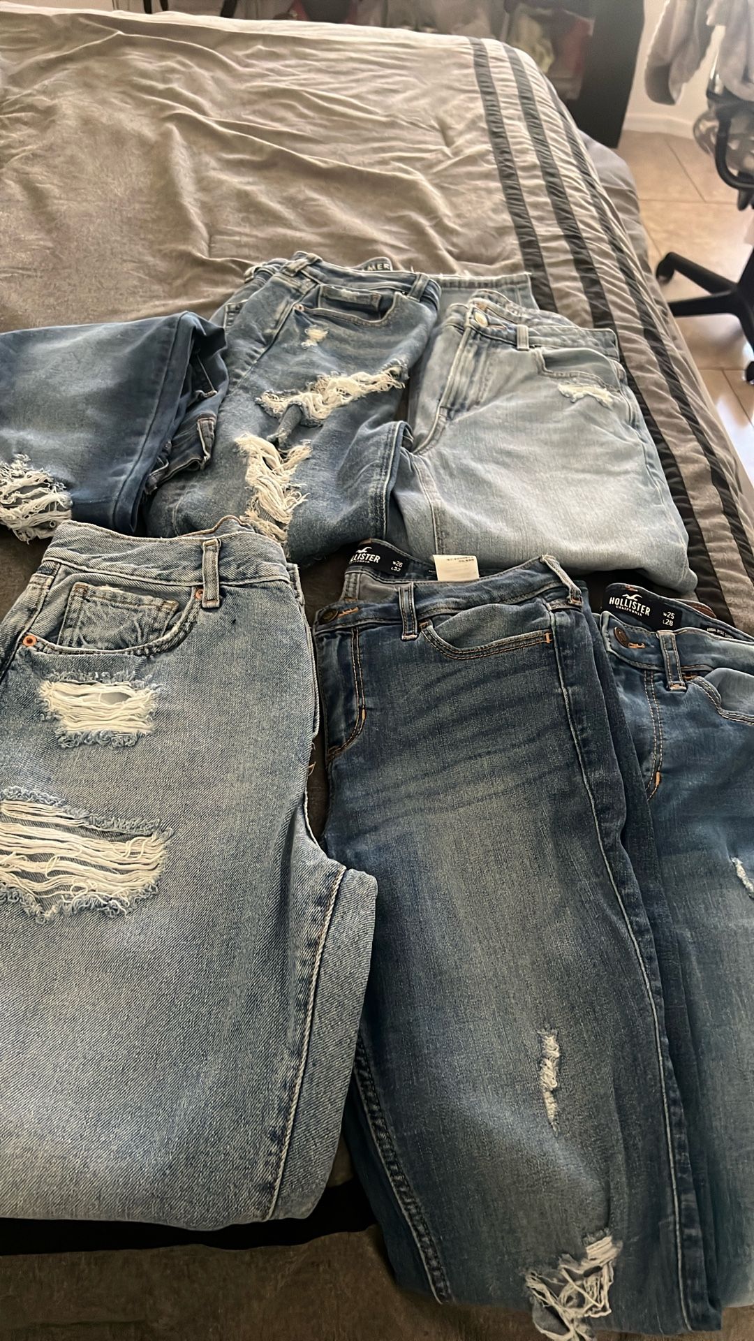 Hollister American Eagle Jeans