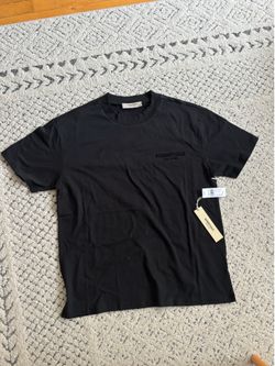 Men’s small essentials black shirt