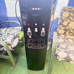 Dispensador de agua y cafe