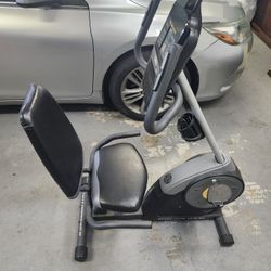 Recumbent Bike Golds Gym