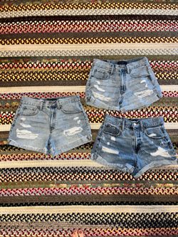 Women’s size 6 mom Jean shorts