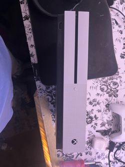 Full game set up Xbox one s acer 24 inch monitor 1080p 120hz  game sir Xbox controller jbl headphones