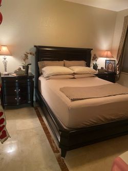 Queen bed set