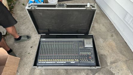 Consola mixix Yamaha gf24/12