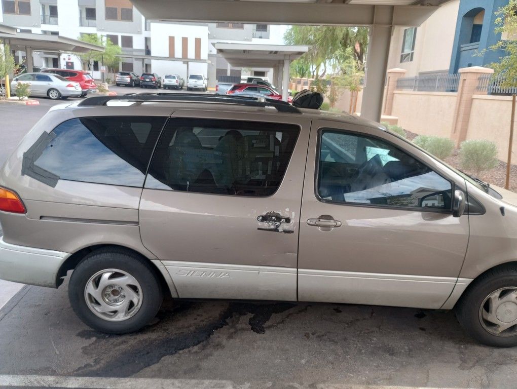 1995 Toyota Sienna