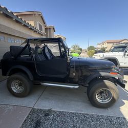 1985 Jeep Cj-7 PERFECT CONDITION SELLING FOR A BOAT HELP BE OUT PEEPS